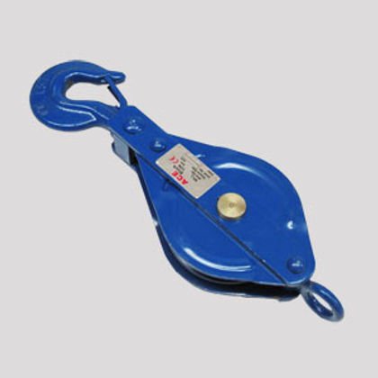 Universal Cargo Block with Bushed Sheave with Swivel Hook and Safety Catch