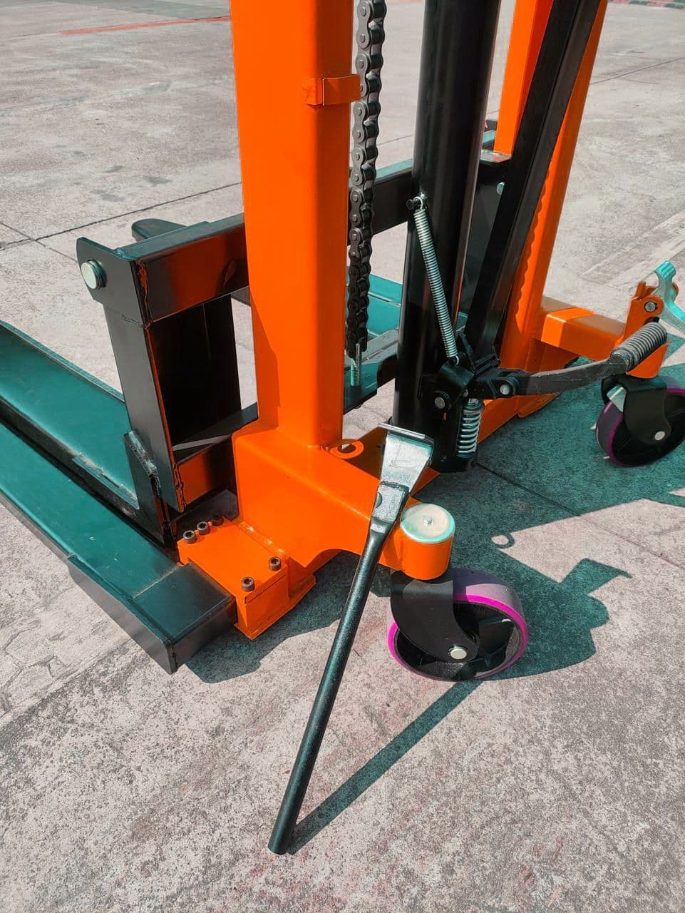APGT1015 - Hydraulic Adjustable Manual Straddle Stacker - My Store
